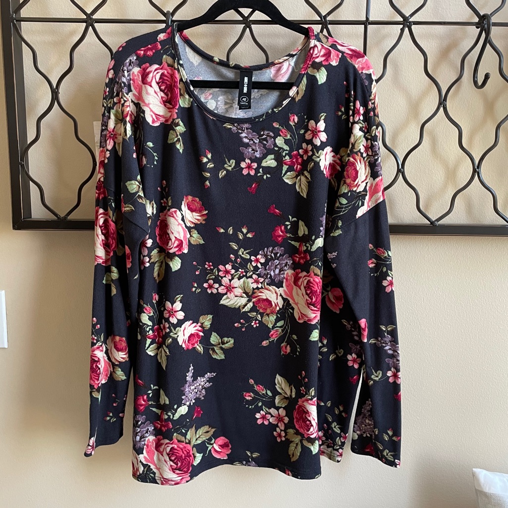 Agnes And Dora Lightweight Navy Floral Sweater Xl